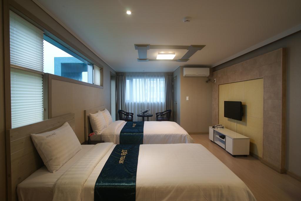 R&T Hotel Jeju Room photo