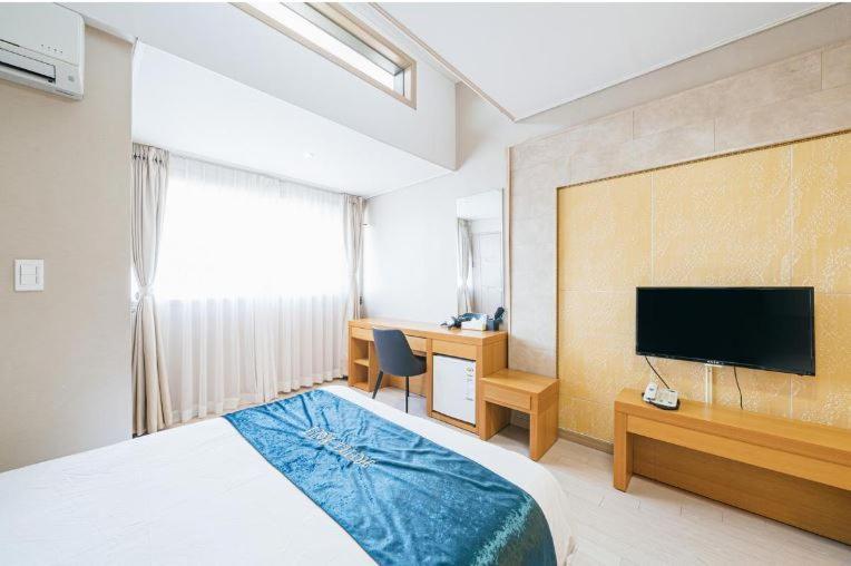 R&T Hotel Jeju Exterior photo