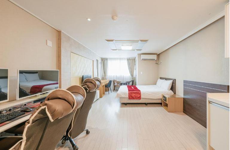 R&T Hotel Jeju Exterior photo