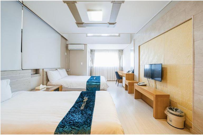 R&T Hotel Jeju Exterior photo