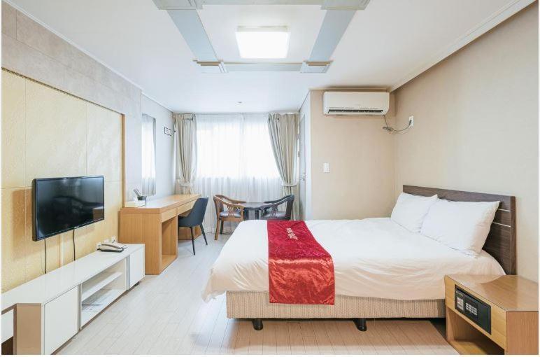 R&T Hotel Jeju Exterior photo