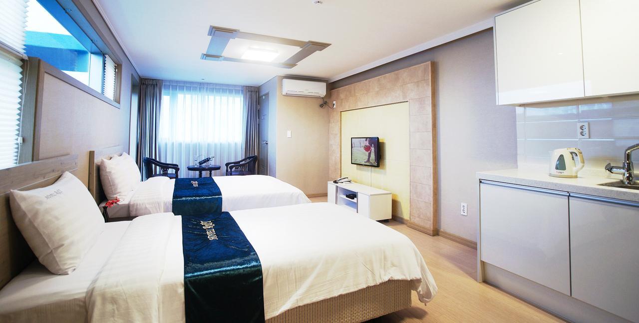 R&T Hotel Jeju Exterior photo